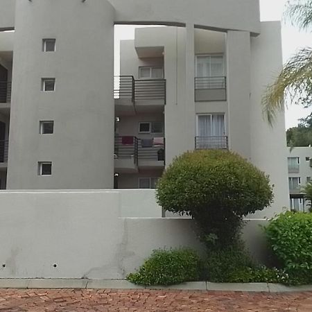 The Apartment On Katherine Street In Central Sandton Johannesburg Kültér fotó